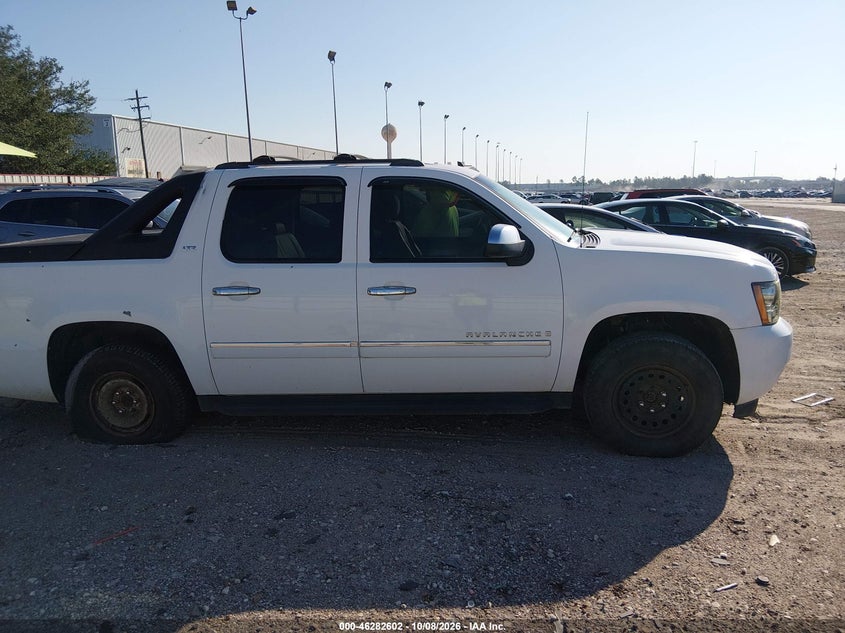 2009 CHEVROLET AVALANCHE 1500 LTZ · Фото 13