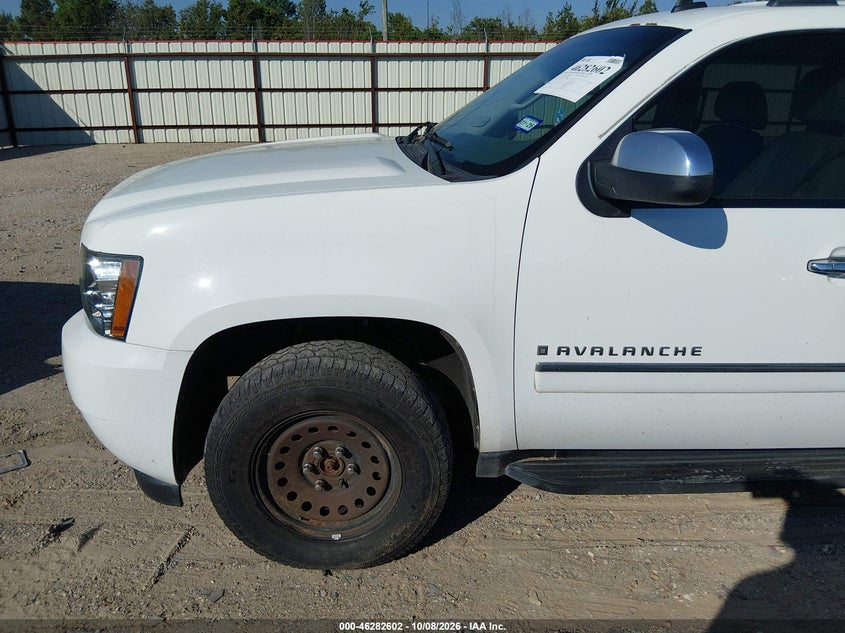 2009 CHEVROLET AVALANCHE 1500 LTZ · Фото 14