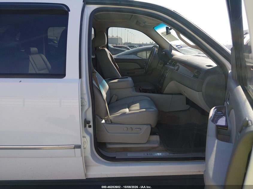 2009 CHEVROLET AVALANCHE 1500 LTZ · Фото 5