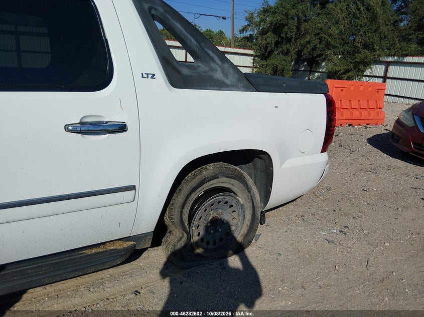 2009 CHEVROLET AVALANCHE 1500 LTZ · Фото 6