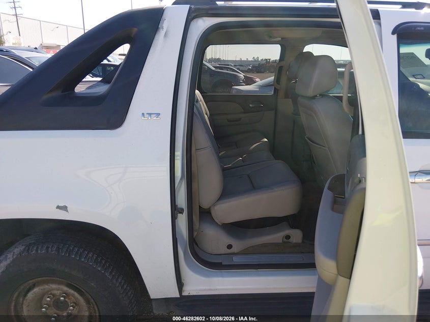 2009 CHEVROLET AVALANCHE 1500 LTZ · Фото 8