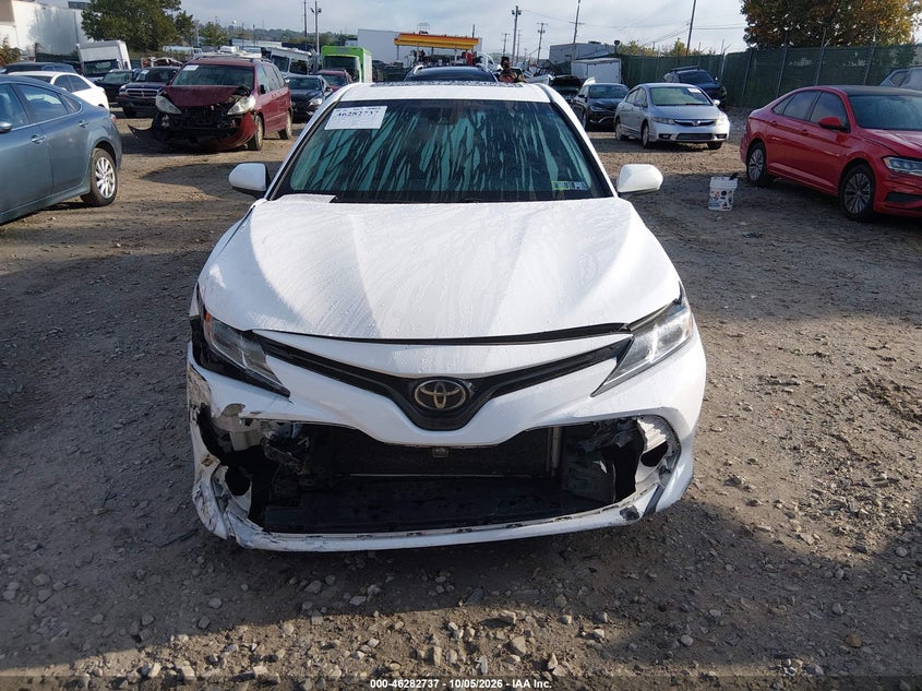 TOYOTA CAMRY - zdjęcie 12