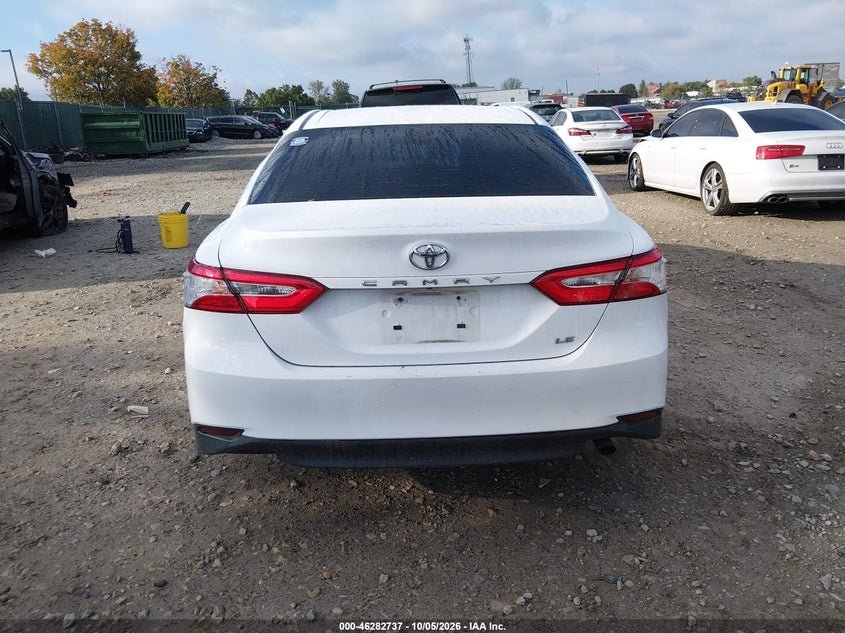 TOYOTA CAMRY - zdjęcie 16