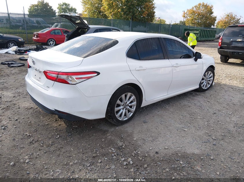 TOYOTA CAMRY - zdjęcie 4