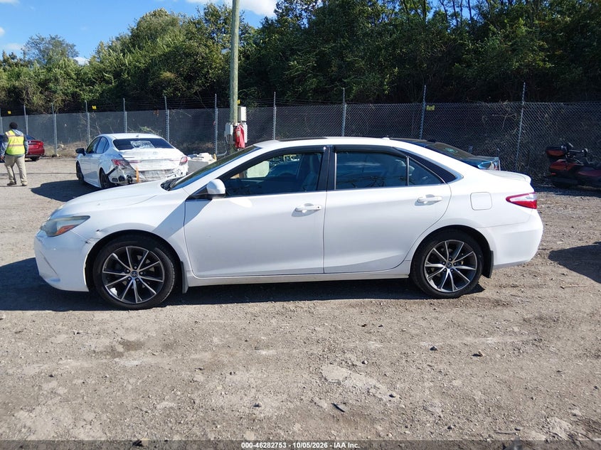 TOYOTA CAMRY - zdjęcie 14