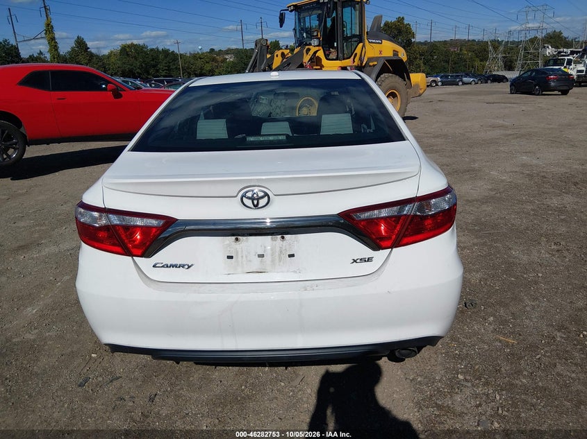 TOYOTA CAMRY - zdjęcie 16