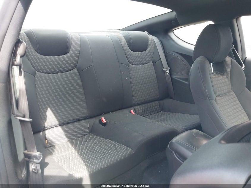 2013 HYUNDAI GENESIS 2.0T · Фото 8