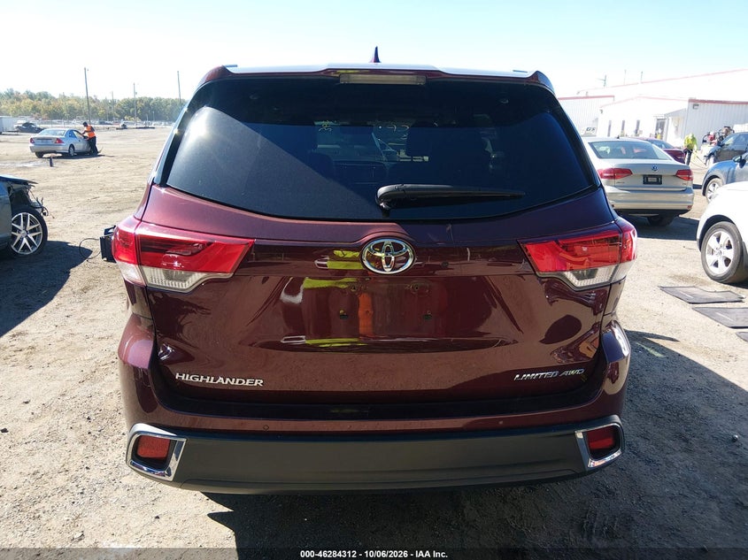 TOYOTA HIGHLANDER - zdjęcie 17