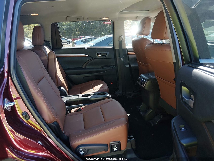 TOYOTA HIGHLANDER - zdjęcie 8