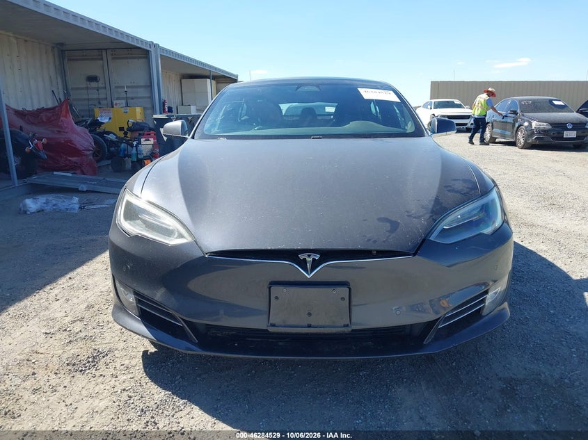 TESLA MODEL S - zdjęcie 13