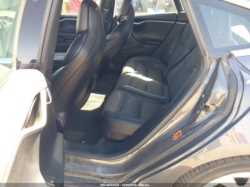 TESLA MODEL S - zdjęcie 8