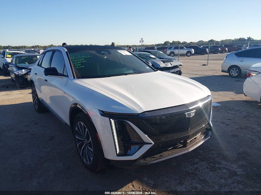 Vin: 1gykptrl4rz117957, lot: 46784819, cadillac lyriq sport w/1sf 2024 img_1