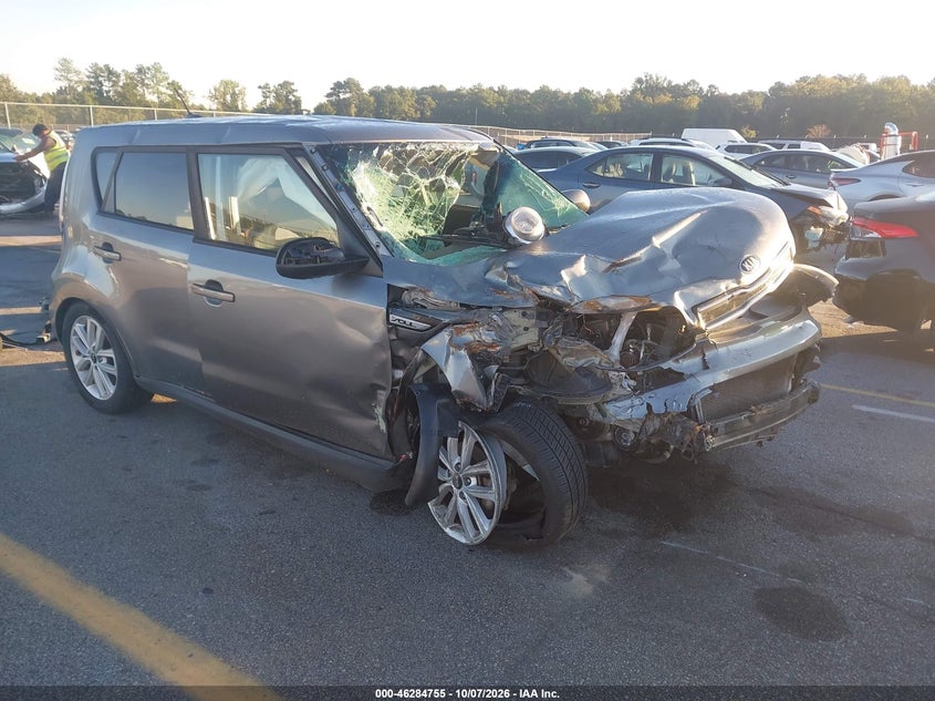 Vin: kndjp3a5xj7601727, lot: 46784901, kia soul + 2018 img_1