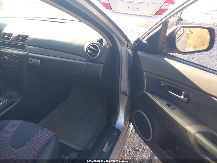 MAZDA MAZDA3 2005 VIN JM1BK143451260366