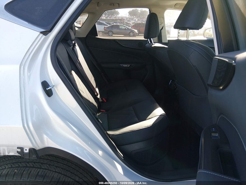 LEXUS NX 450H+ - zdjęcie 8