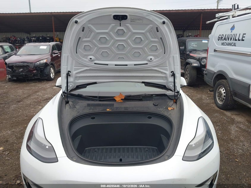 TESLA MODEL 3 - zdjęcie 10