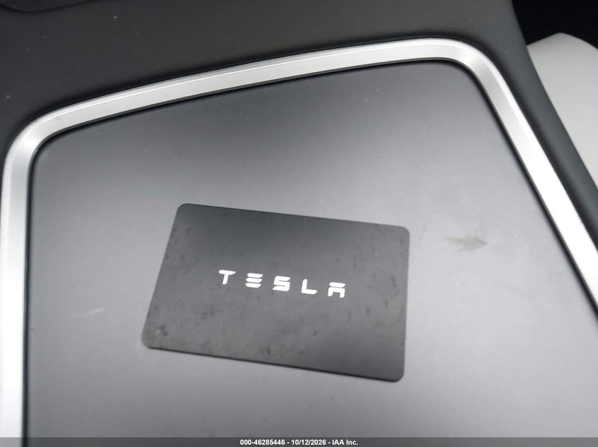 TESLA MODEL 3 - zdjęcie 11