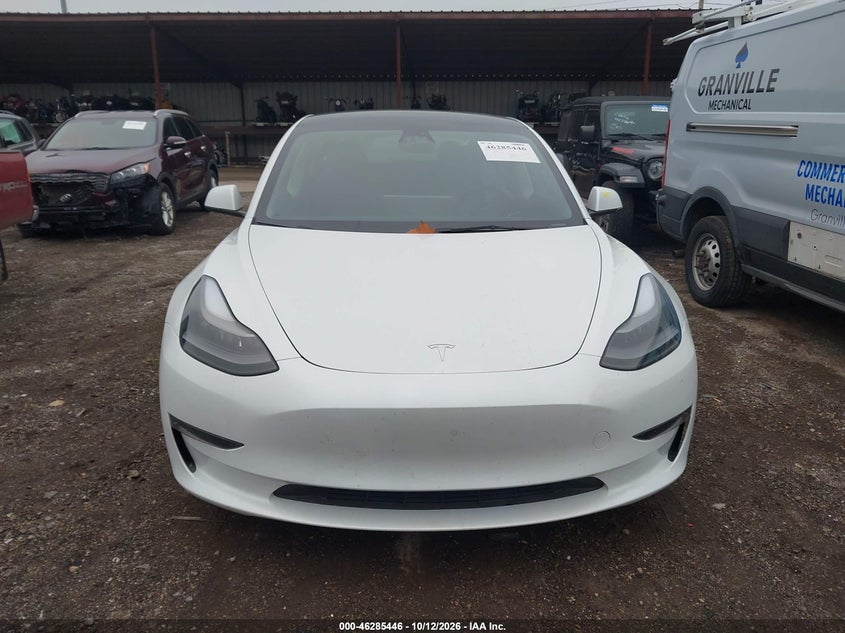 TESLA MODEL 3 - zdjęcie 13