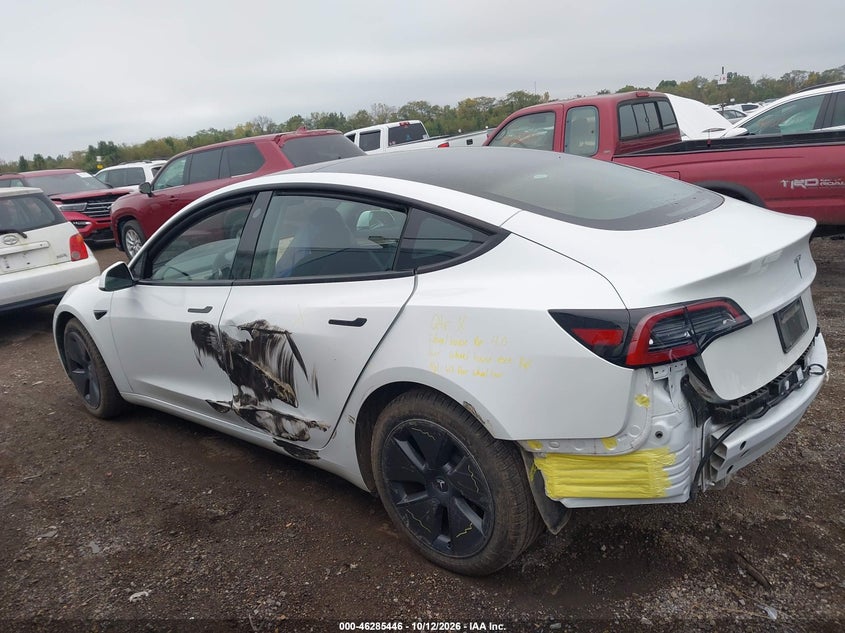 TESLA MODEL 3 - zdjęcie 15