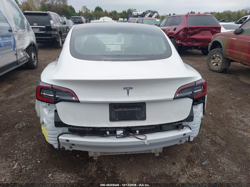 TESLA MODEL 3 - zdjęcie 17