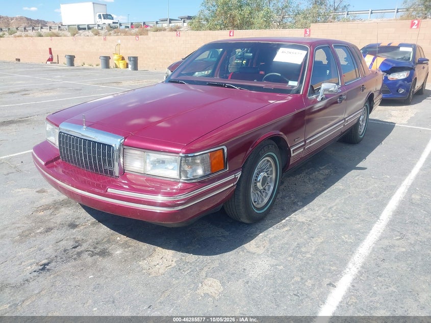 1993 Lincoln Town Car Executive, Обычный износ, IAAI, VIN 1LNLM81W6PY755728 — фото 2