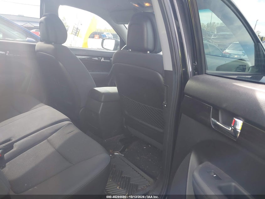KIA SORENTO 2011 VIN 5XYKT3A14BG138033