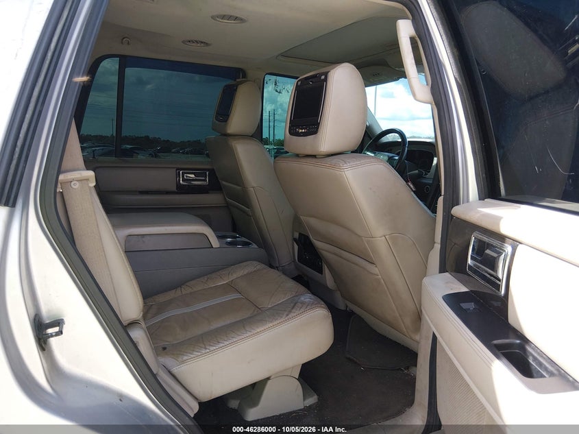2015 LINCOLN NAVIGATOR · Фото 8