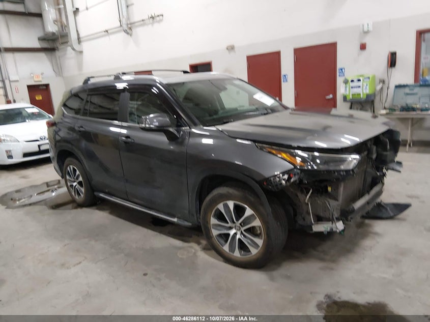 Vin: 5tdkarah4ps017423, lot: 46786258, toyota highlander hybrid xle 2023 img_1