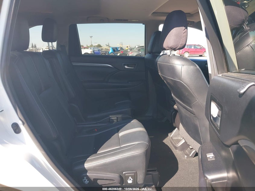 TOYOTA HIGHLANDER - zdjęcie 8