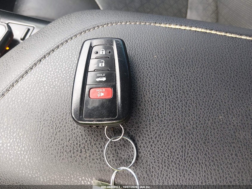 TOYOTA CAMRY - zdjęcie 11