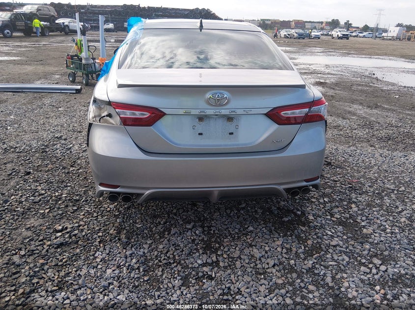 TOYOTA CAMRY - zdjęcie 17
