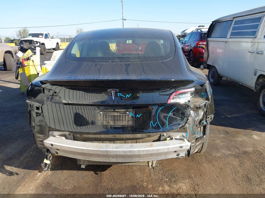TESLA MODEL 3 - zdjęcie 17