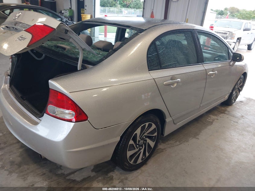 2010 HONDA CIVIC LX · Фото 4