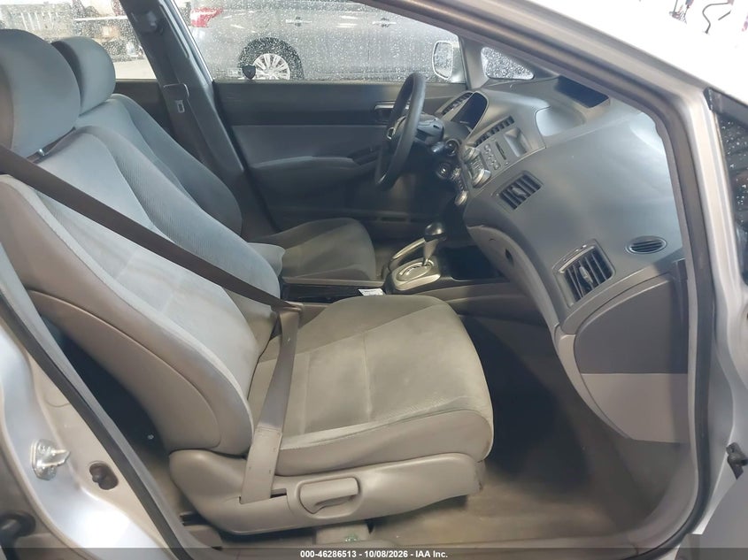 2010 HONDA CIVIC LX · Фото 5