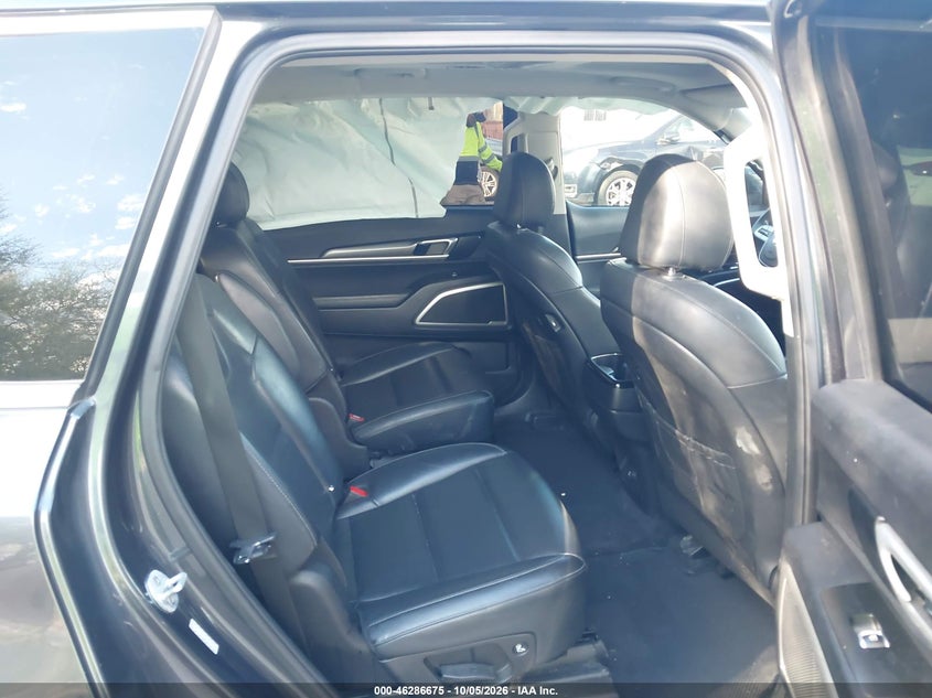 2020 KIA TELLURIDE S · Photo 8