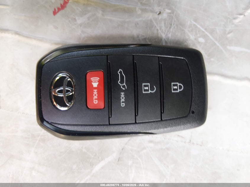 TOYOTA LAND CRUISER - zdjęcie 11