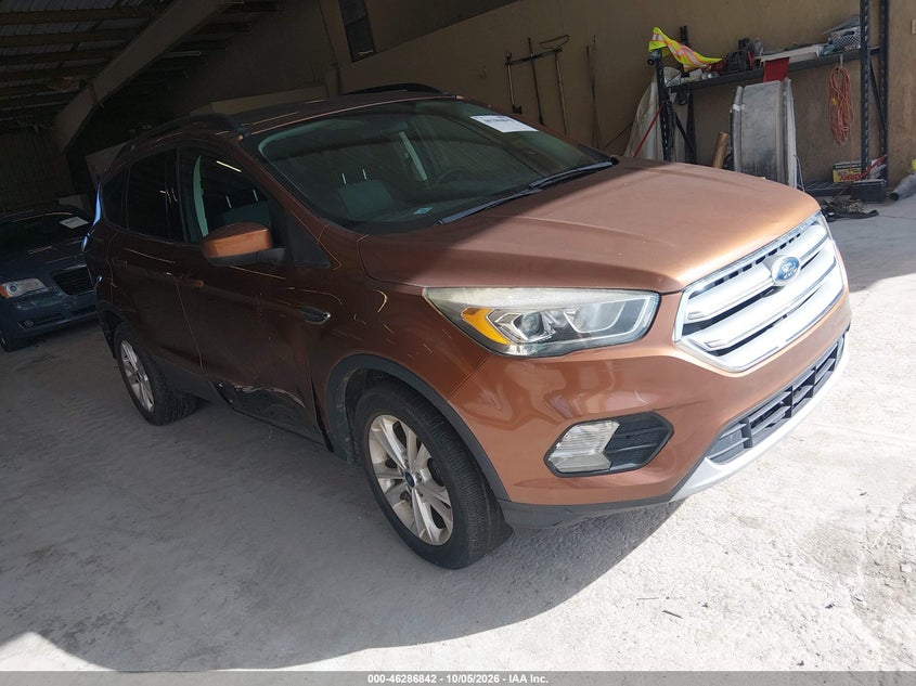 Vin: 1fmcu0gd0huc53961, lot: 46786988, ford escape se 20171