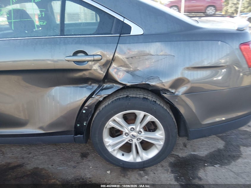 2015 FORD TAURUS SEL · Фото 6