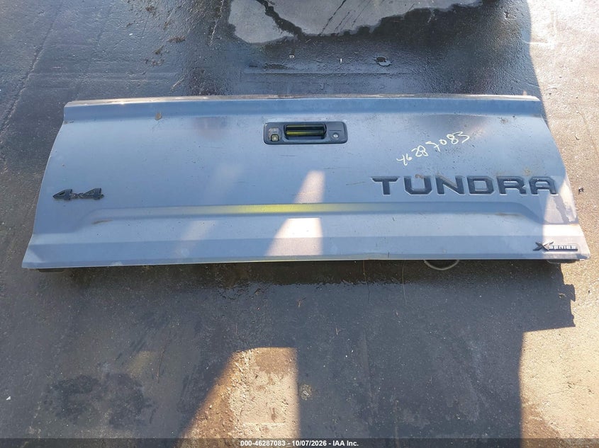 TOYOTA TUNDRA - zdjęcie 12