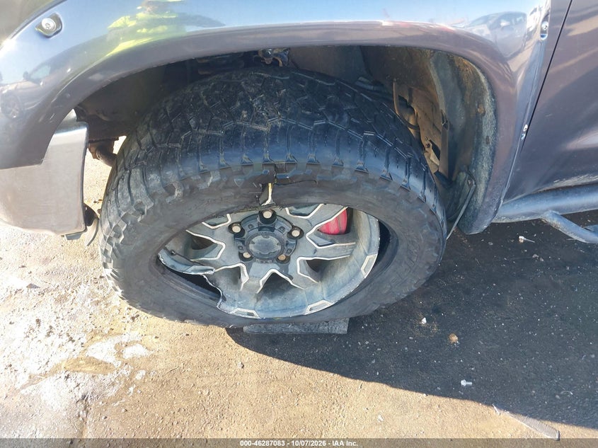 TOYOTA TUNDRA - zdjęcie 22