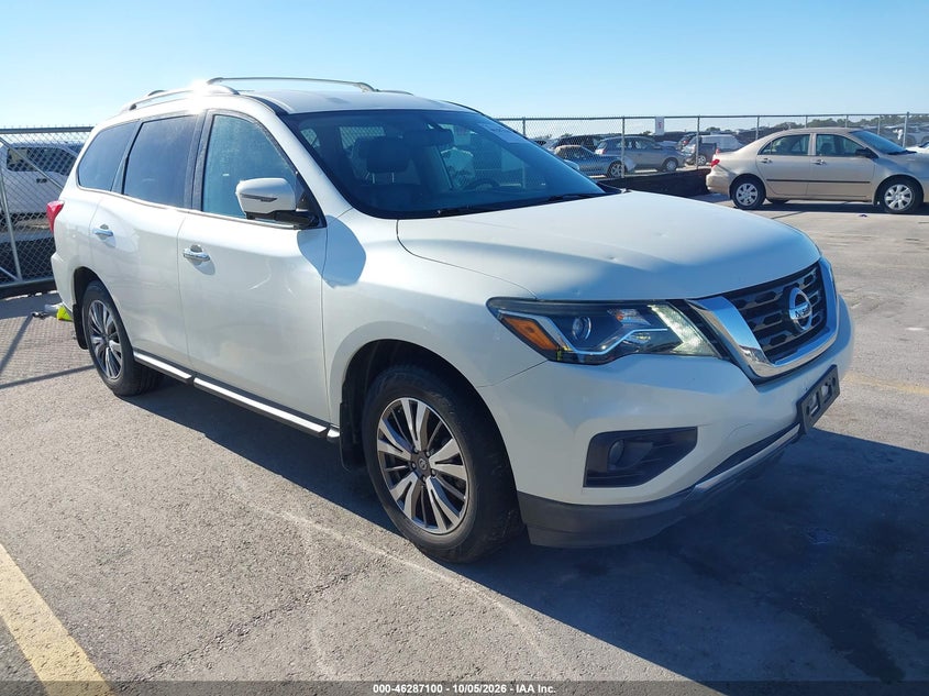 2017 Nissan Pathfinder SL
