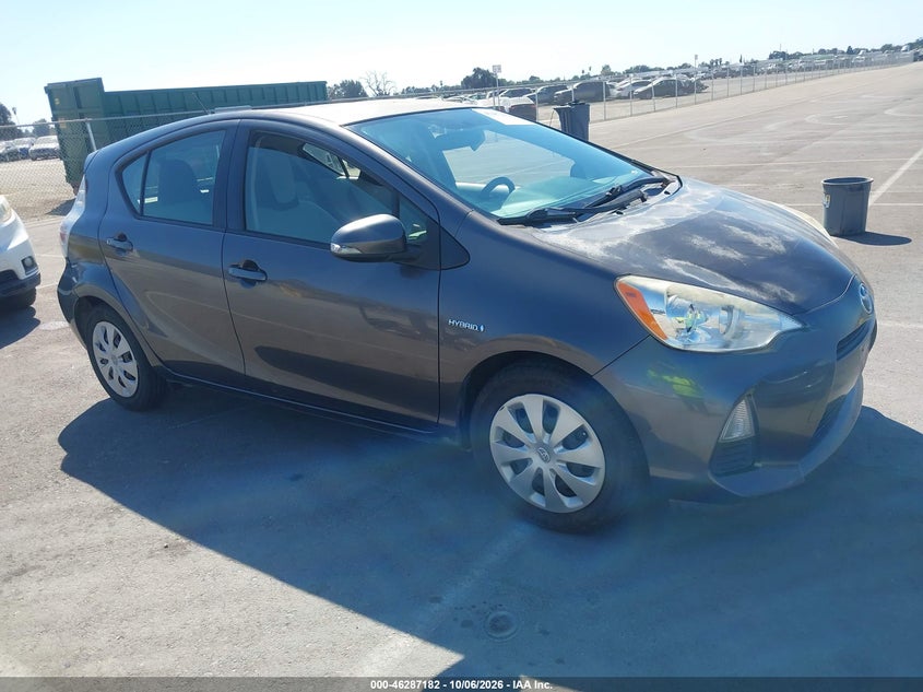 Vin: jtdkdtb37e1575168, lot: 46787328, toyota prius c one 2014 img_1