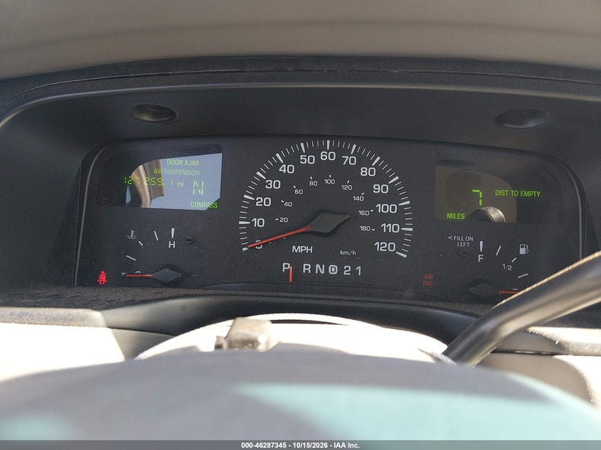 LINCOLN TOWN CAR 2000 VIN 1LNHM82W7YY935726