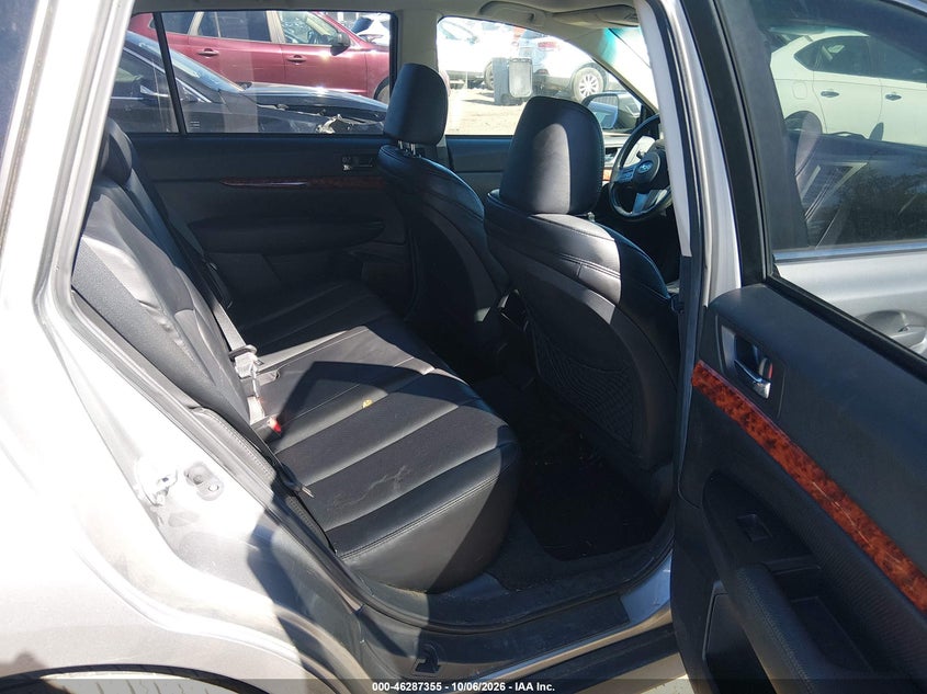2011 SUBARU OUTBACK 3.6R LIMITED · Фото 8