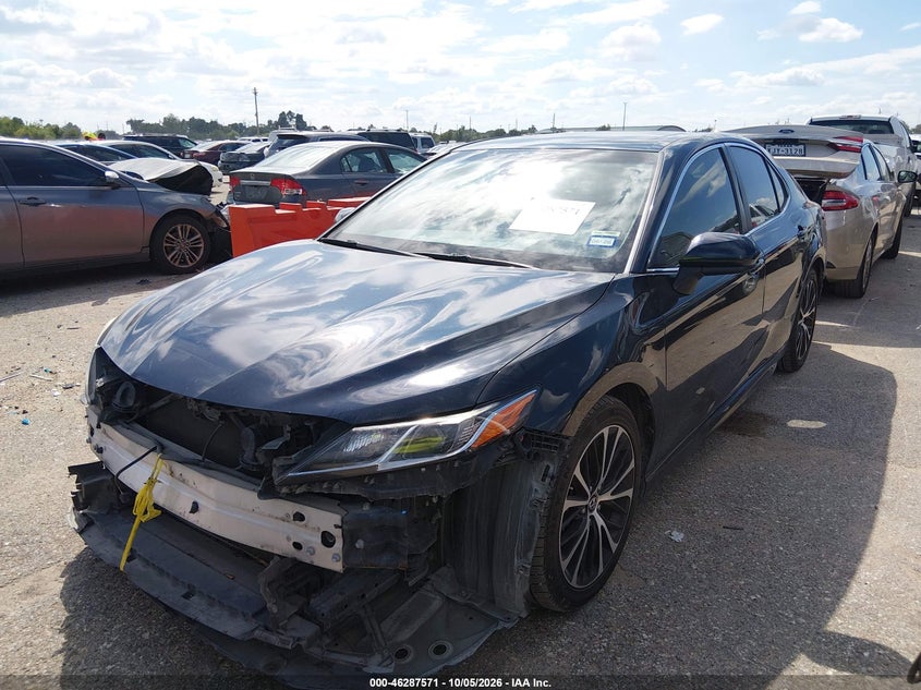 2018 Toyota Camry Se, Перёд и зад, IAAI, VIN JTNB11HK8J3019697 — фото 2