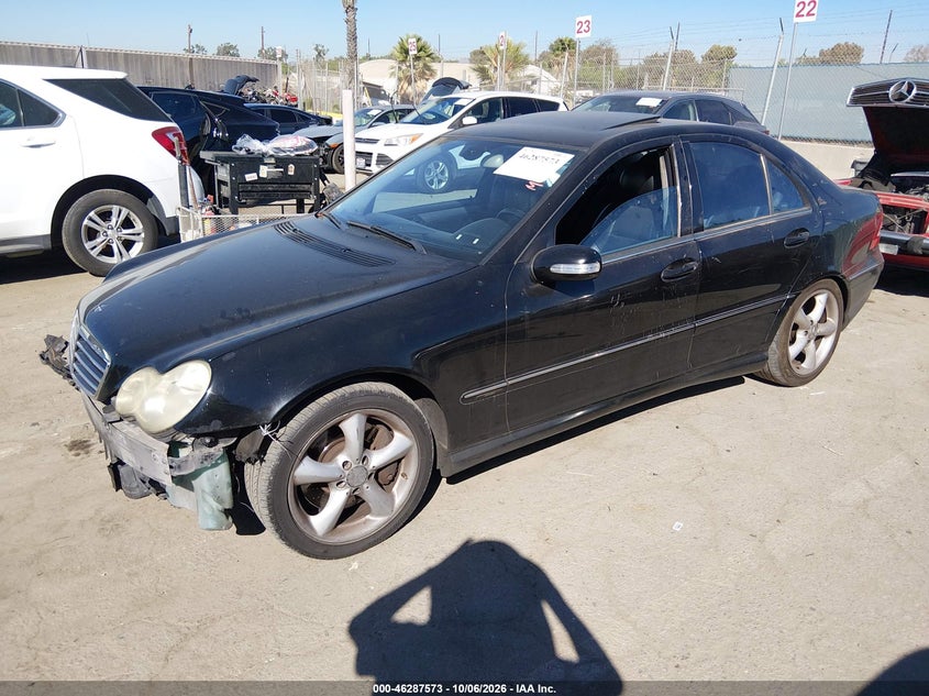 2005 Mercedes-Benz C 230 Kompressor Sport, Right Front, IAAI, VIN WDBRF40J55F602448 — photo 2