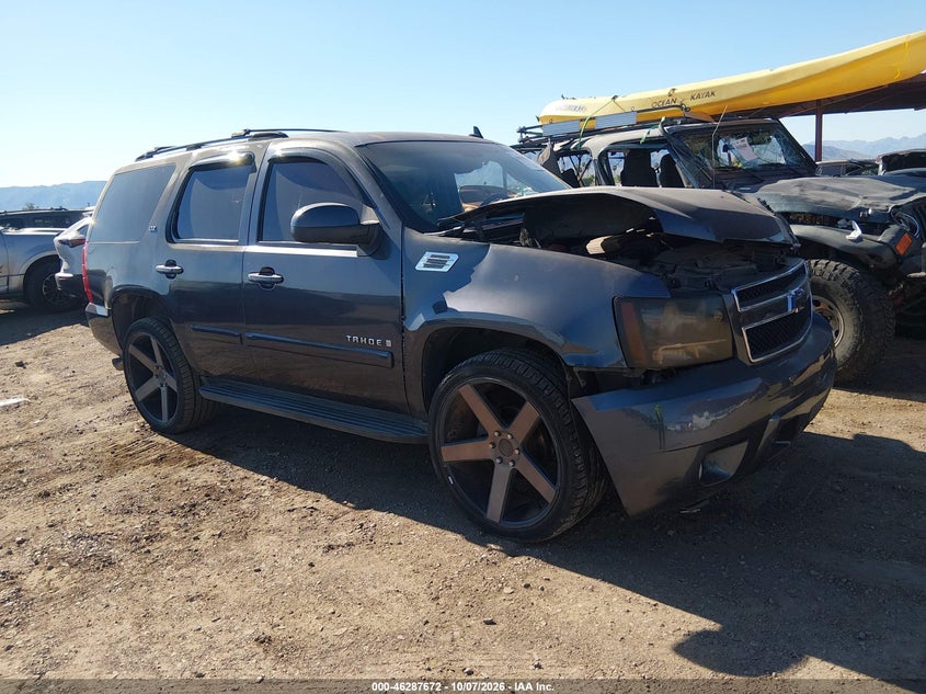 2007 Chevrolet Tahoe Ltz, Перёд и зад, IAAI, VIN 1GNFK13077R111356