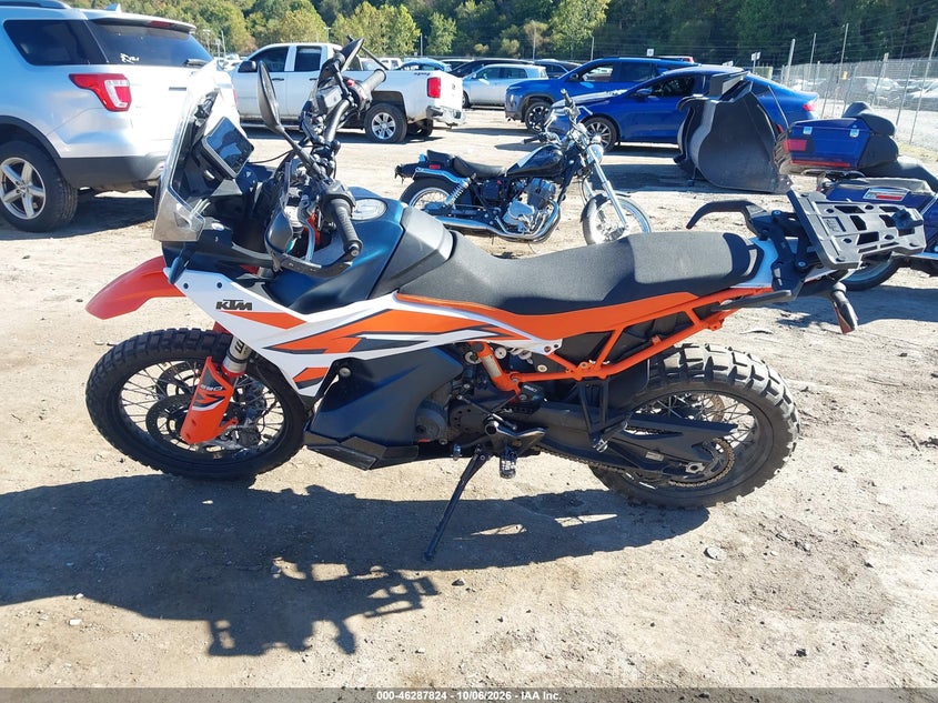 KTM 890 2023