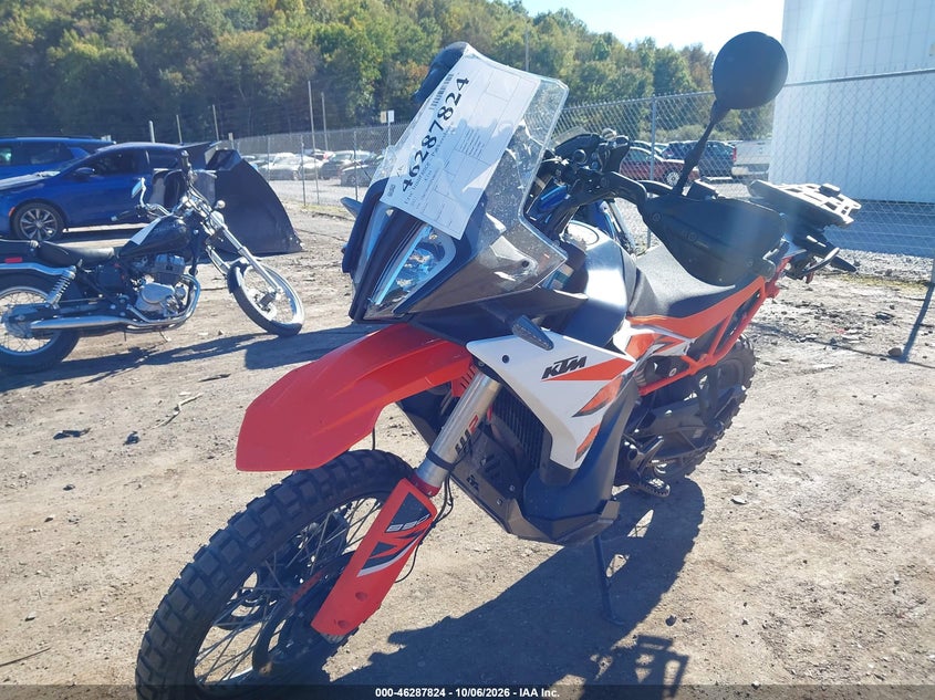 KTM 890 2023