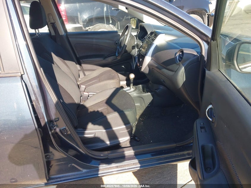 2017 NISSAN VERSA 1.6 SV · Фото 5